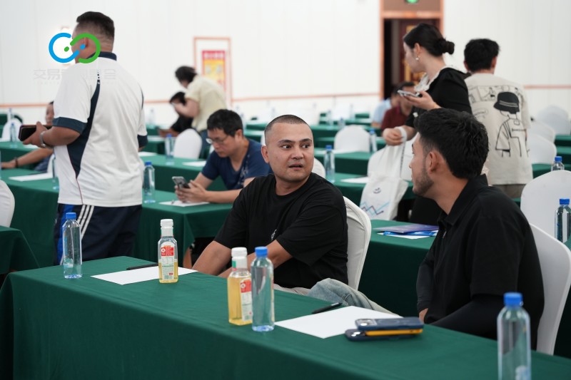 交易者同盟会2026浅谈交易暨百城联动线下技术交流会(喀什站)取得圆满成功! 交易者同盟会2026浅谈交易暨百城联动线下技术交流会(喀什站)取得圆满成功!