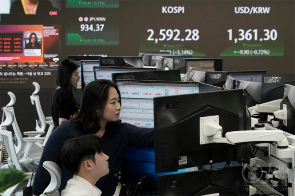 韩国央行三年多来首次加息 SK海力士股价暴跌10%