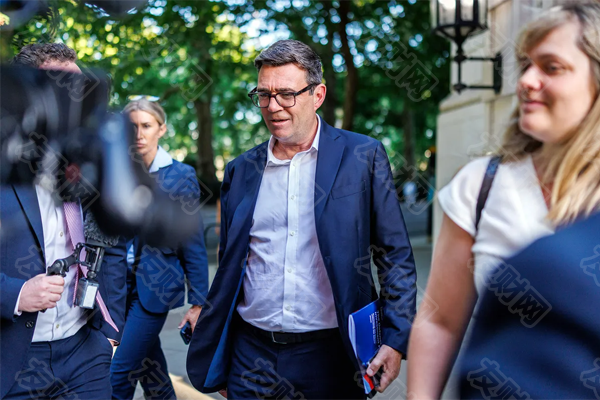 安迪·伯纳姆当选英国工党领袖 下一步冲击英国首相之位 安迪·伯纳姆当选英国工党领袖 下一步冲击英国首相之位