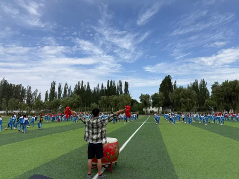 “伊”起筑梦,“疆”来可期|DEC证券走进新疆伊犁,用公益点亮少年足球梦想 “伊”起筑梦,“疆”来可期|DEC证券走进新疆伊犁,用公益点亮少年足球梦想