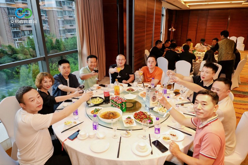 聚力青岛,共赴新程 2026交易者同盟会IB精英私享晚宴·青岛站圆满收官 聚力青岛,共赴新程 2026交易者同盟会IB精英私享晚宴·青岛站圆满收官