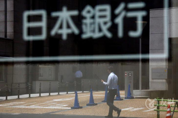 日元兑美元跌破160关口 交易员高度警惕干预行动