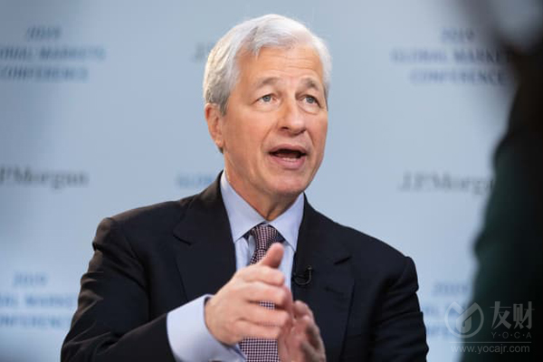 摩根大通CEO杰米·戴蒙称：云巨头的AI相关支出明年或将达到1万亿美元